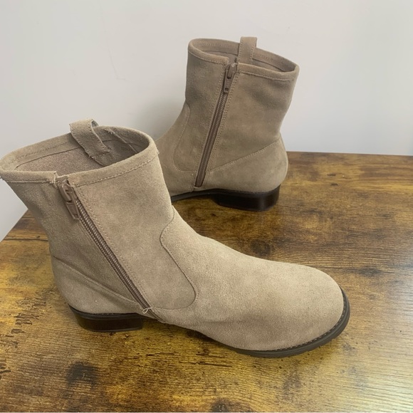 Walking Cradles Womens Kimber Taupe Suede Block Heel Booties Ankle Boots Shoes - Picture 4 of 10